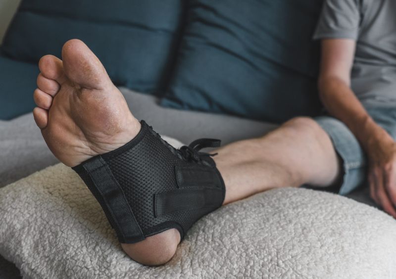 Supportive devices like orthotics and splints ease daily heel strain